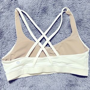 Lululemon 🍋 🍋 Sport Bra with pads White Crisscross sz 8/ M L Great Condition